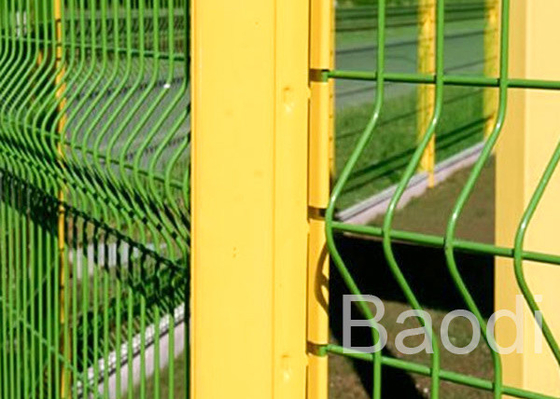 Het Netwerkomheining Gebogen Comité van de Vloeistaalpvc Met een laag bedekt Draad Antiroest/Corrosie