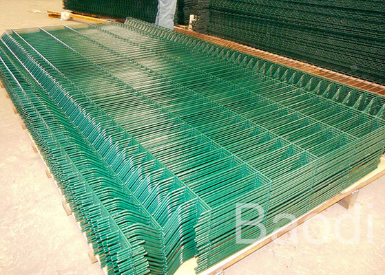 De binnenplaatsdriehoek boog de Gelaste Comités van de Staalomheining, Vinylnevelcomités voor Machinebescherming