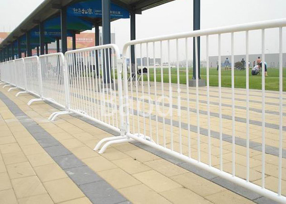 Het poeder bedekte Witte Barrière van de Menigtecontrole, 1,1 X 2.5m Tijdelijke met een laag Yardomheining