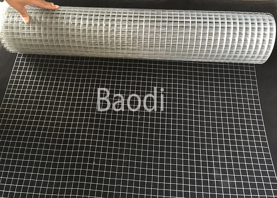 Laste het zink dat Met een laag bedekte Ijzer Draad het Opleveren Vierkante openinggat in Broodje wordt ingepakt