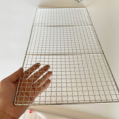 Stijlvolle en praktische BBQ-accessoire Verbeter uw barbecue-ervaring met metalen grillnetten in rechthoekige panelen