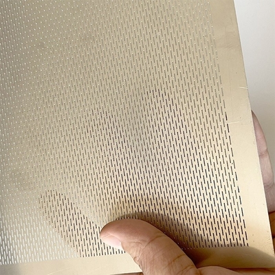 Decoratieve metalen geveldikte 0,5 3,5 mm Max. 1,5 m Breedte Aanpasbare geperforeerde panelen