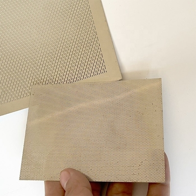 Decoratieve metalen geveldikte 0,5 3,5 mm Max. 1,5 m Breedte Aanpasbare geperforeerde panelen