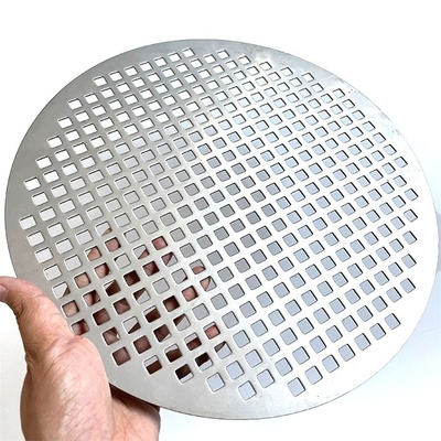 Decoratieve metalen geveldikte 0,5 3,5 mm Max. 1,5 m Breedte Aanpasbare geperforeerde panelen