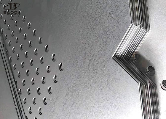 Geperforeerd het Metaalnetwerk van het Koolstofstaal Decoratief Rond Gat Patroon