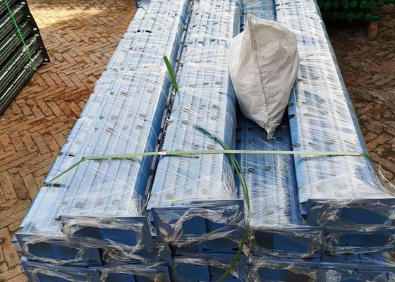 50x100mm het Vierkante Post Bespuiten van Mesh Fence Welded Blue Powder van de Staaldraad
