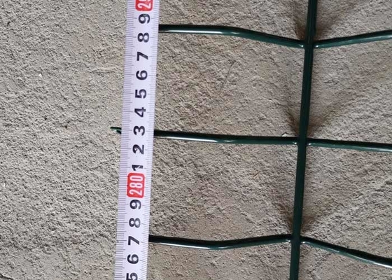 Tuin 6mm Gegalvaniseerde Gelaste Draad Mesh Fence Peach Post